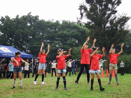 まつりで紹介された「縄文体操」