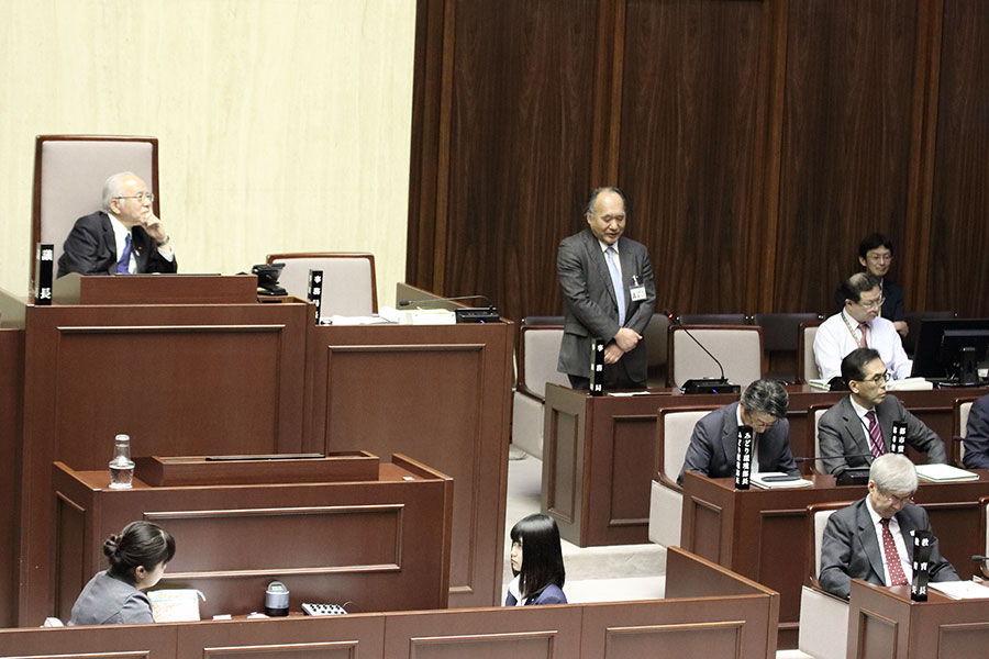 挨拶する小谷野佳一氏